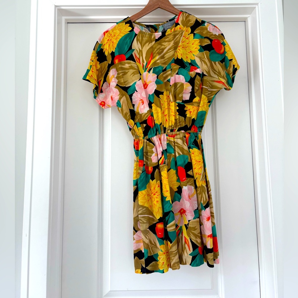 Vintage Floral Back Button Dress with pockets